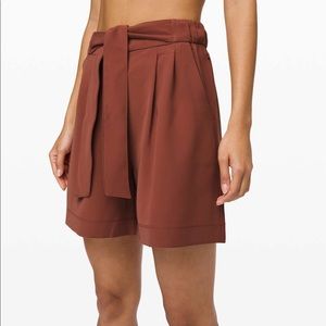 {lululemon} noir short in rustic clay *HEMMED*